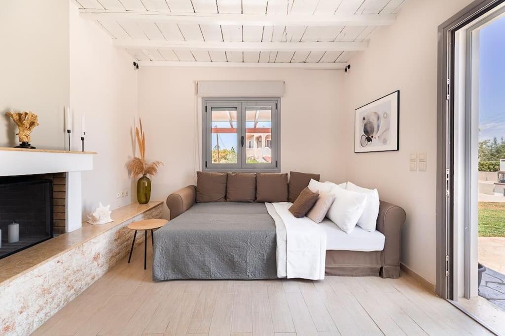 Van Louis Place Vathí エクステリア 写真