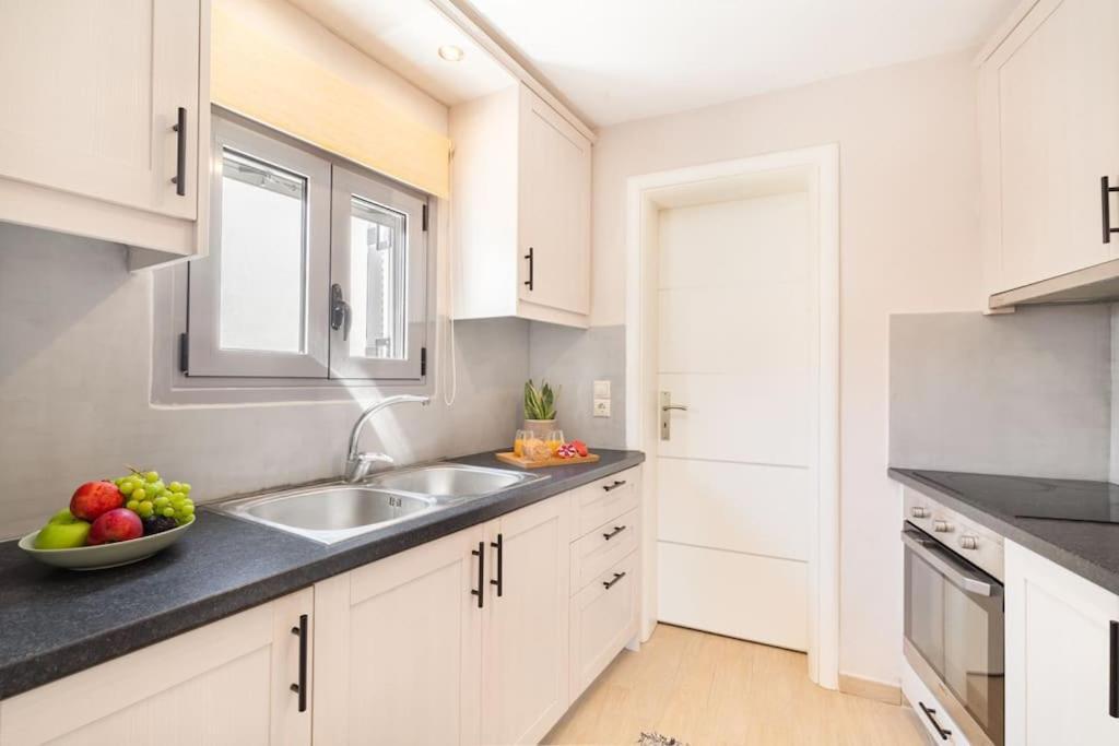 Van Louis Place Vathí エクステリア 写真